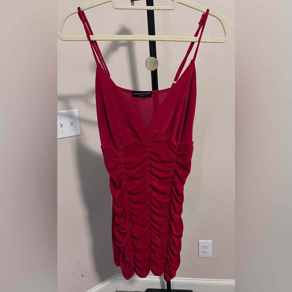 Absolutely ❤️ it!! Vibrant Red Ruched Mini Dress. Size Xl